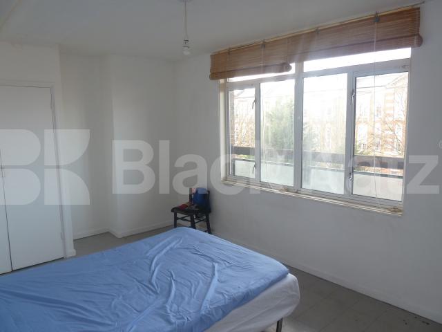 			1 Bedroom, 1 bath, 1 reception Apartment			 Old Church Road, STEPNEY GREEN